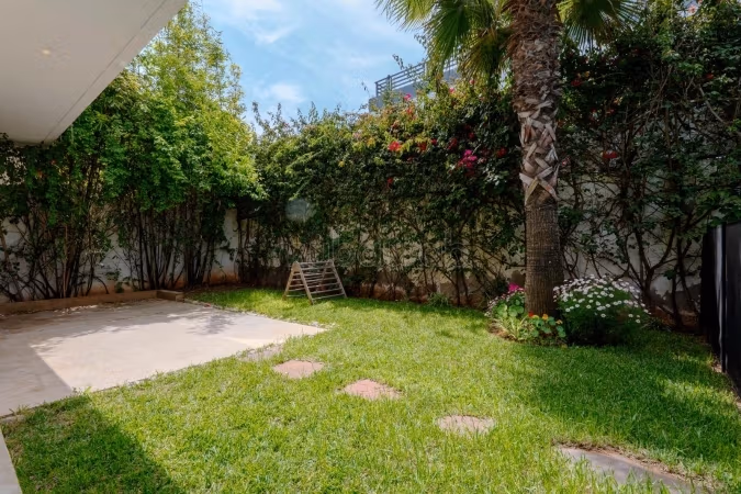 Construisez votre villa de rêve sur un terrain de 500 m². Excellent emplacement à Ain Diab