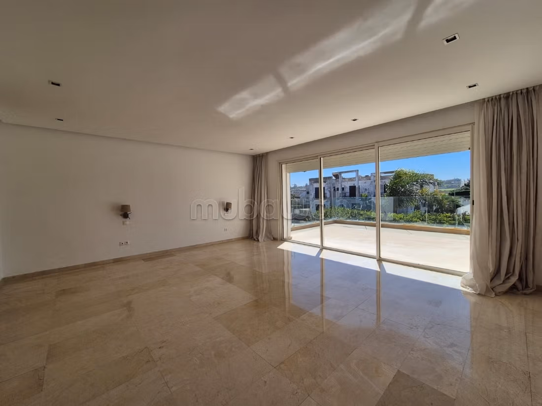 Villa spacieuse avec piscine