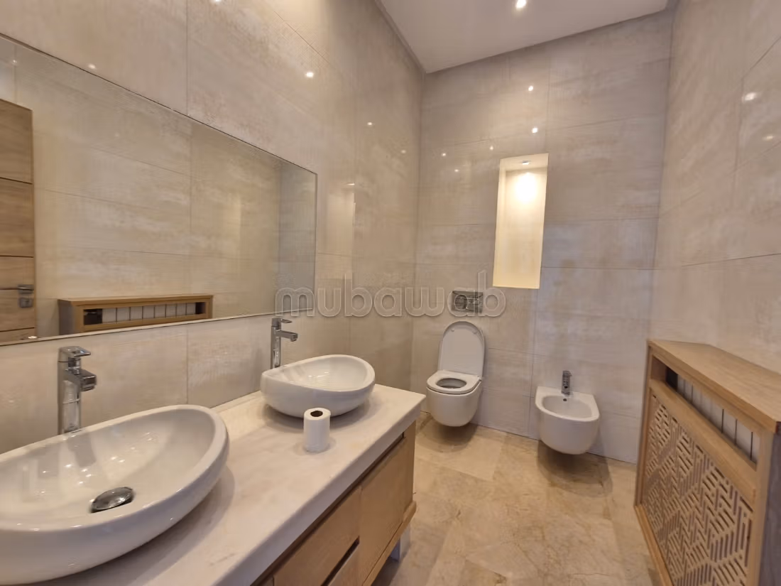 Villa spacieuse avec piscine