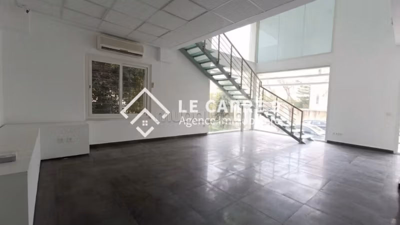 For rent a commercial space