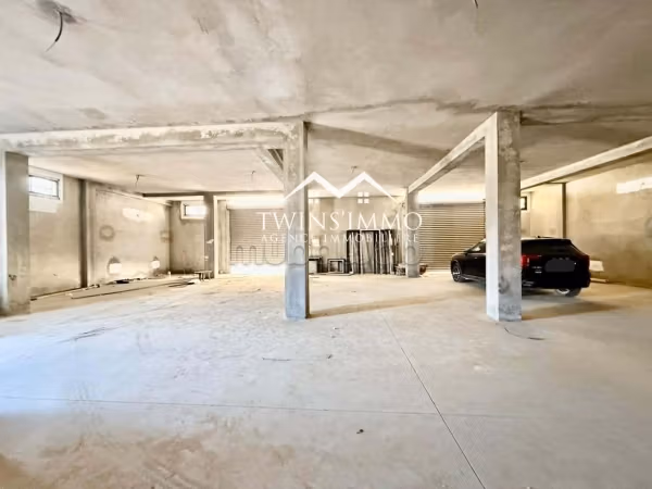 Deposit of 310 m² in Bhar Lazreg