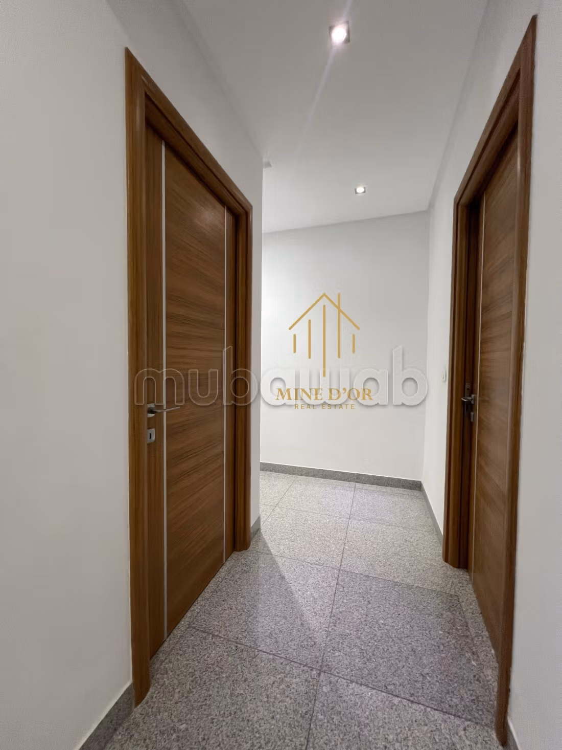 À Vendre Bureau 193 m² au Centre Urbain Nord