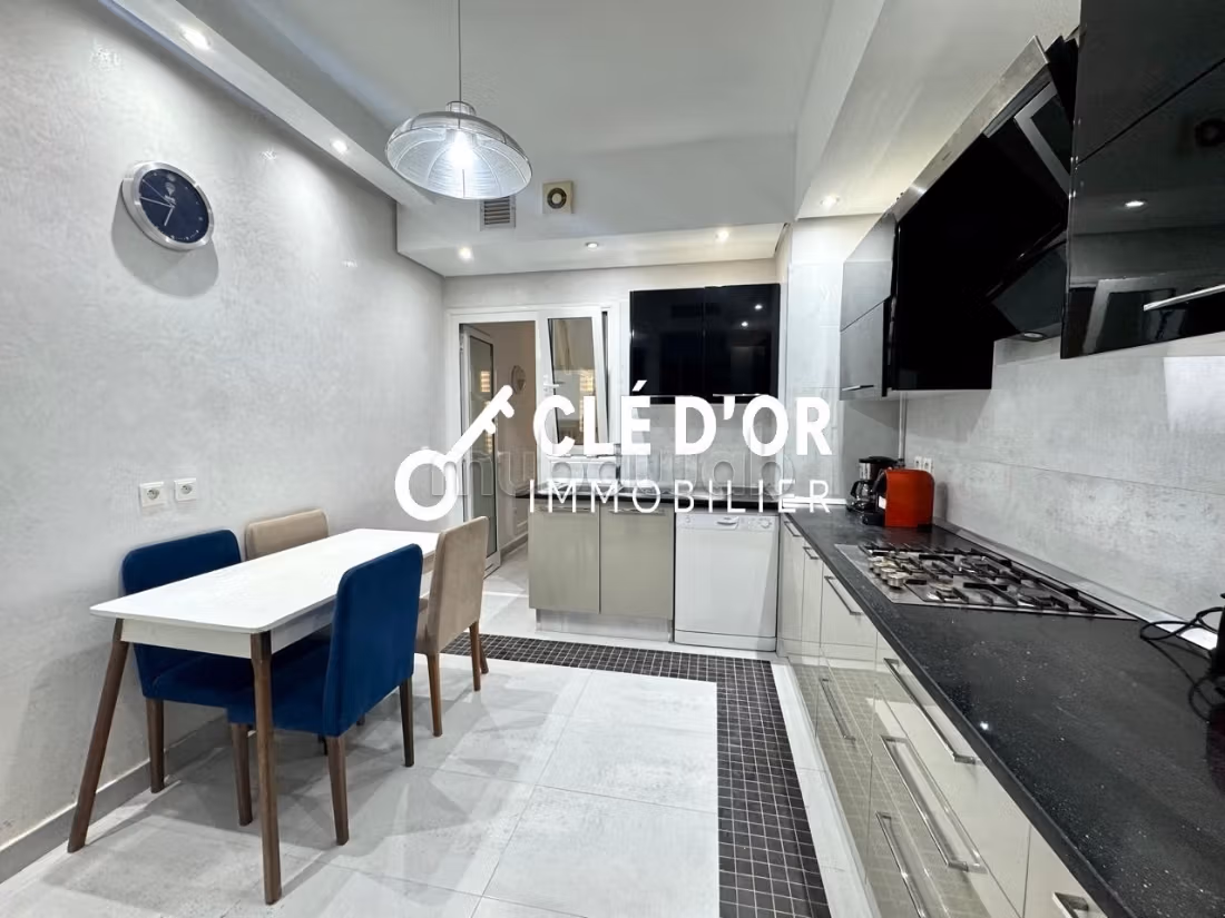 Appartamento S3 arredato con piscina e vista lago