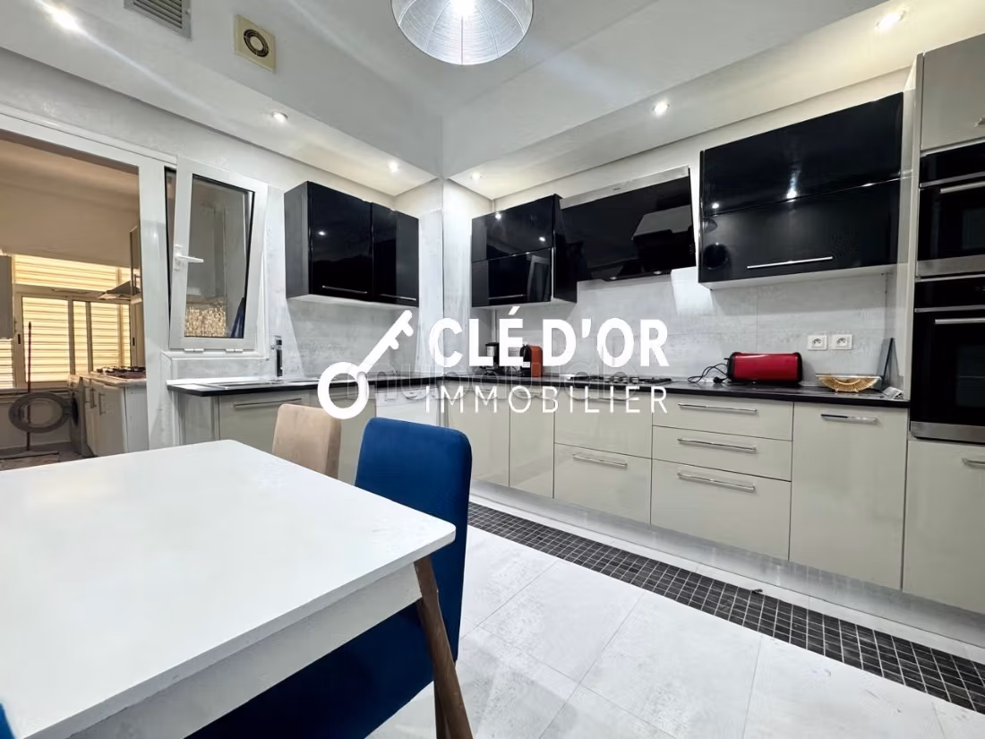 Appartamento S3 arredato con piscina e vista lago