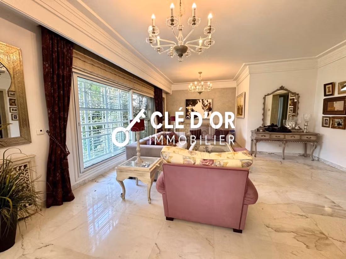 Appartamento S3 arredato con piscina e vista lago