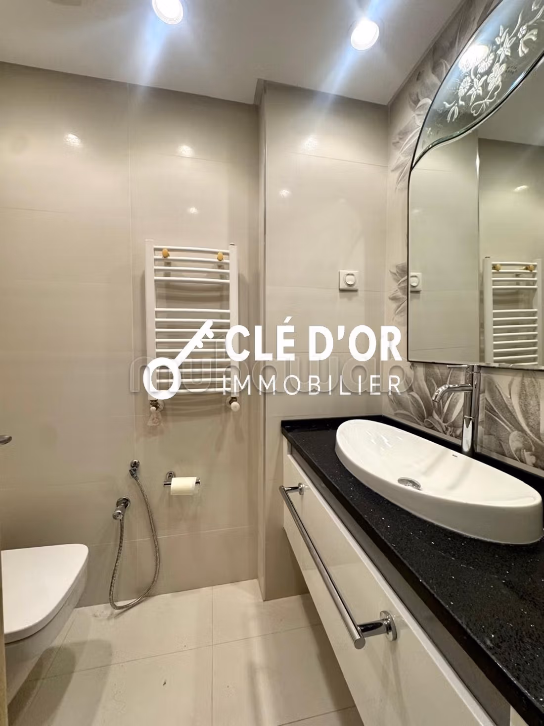 Appartamento S3 arredato con piscina e vista lago