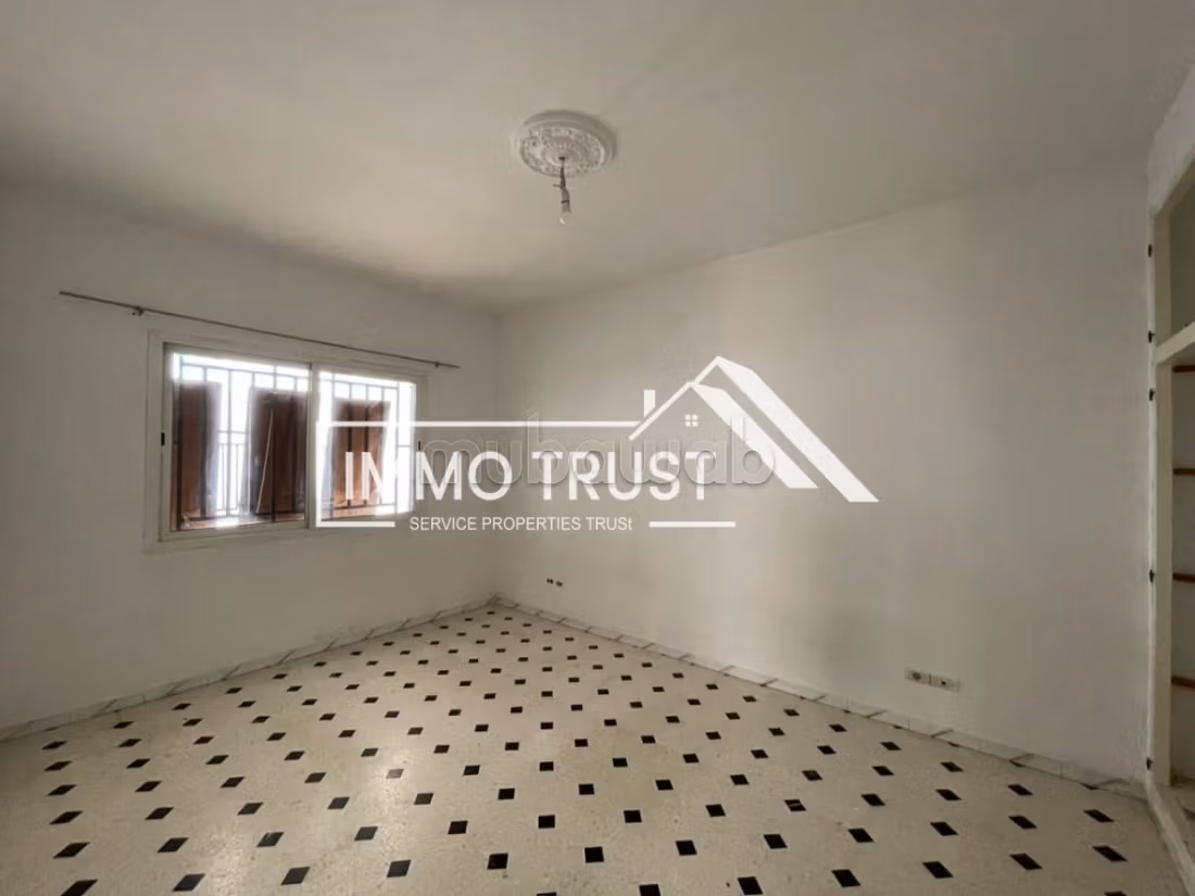Casa indipendente su due piani a L'Aouina