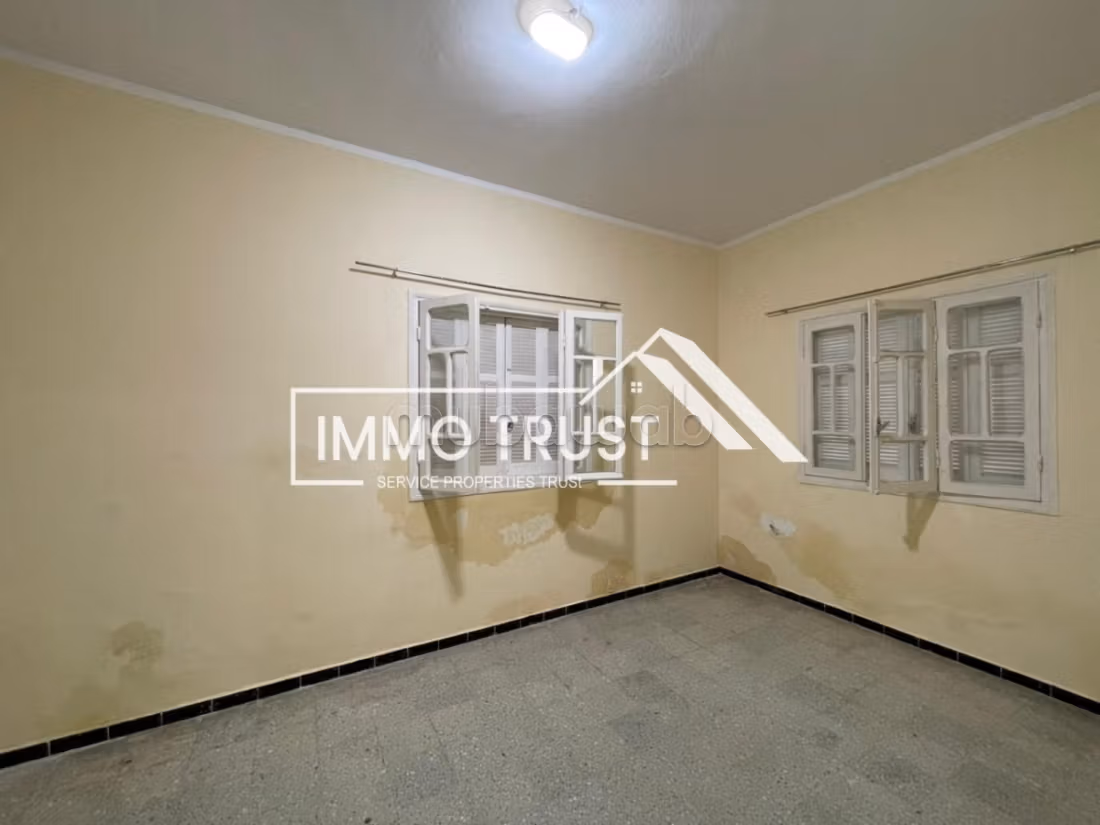 Casa indipendente su due piani a L'Aouina