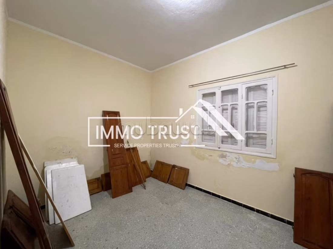 Casa indipendente su due piani a L'Aouina