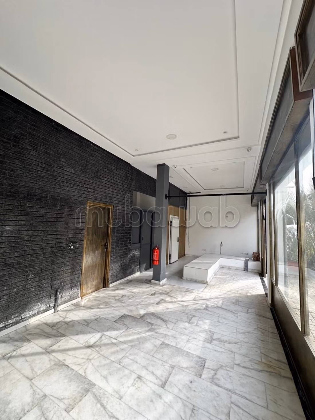 Offices & shops to rent in Laymoune. 
Area 70 m²
