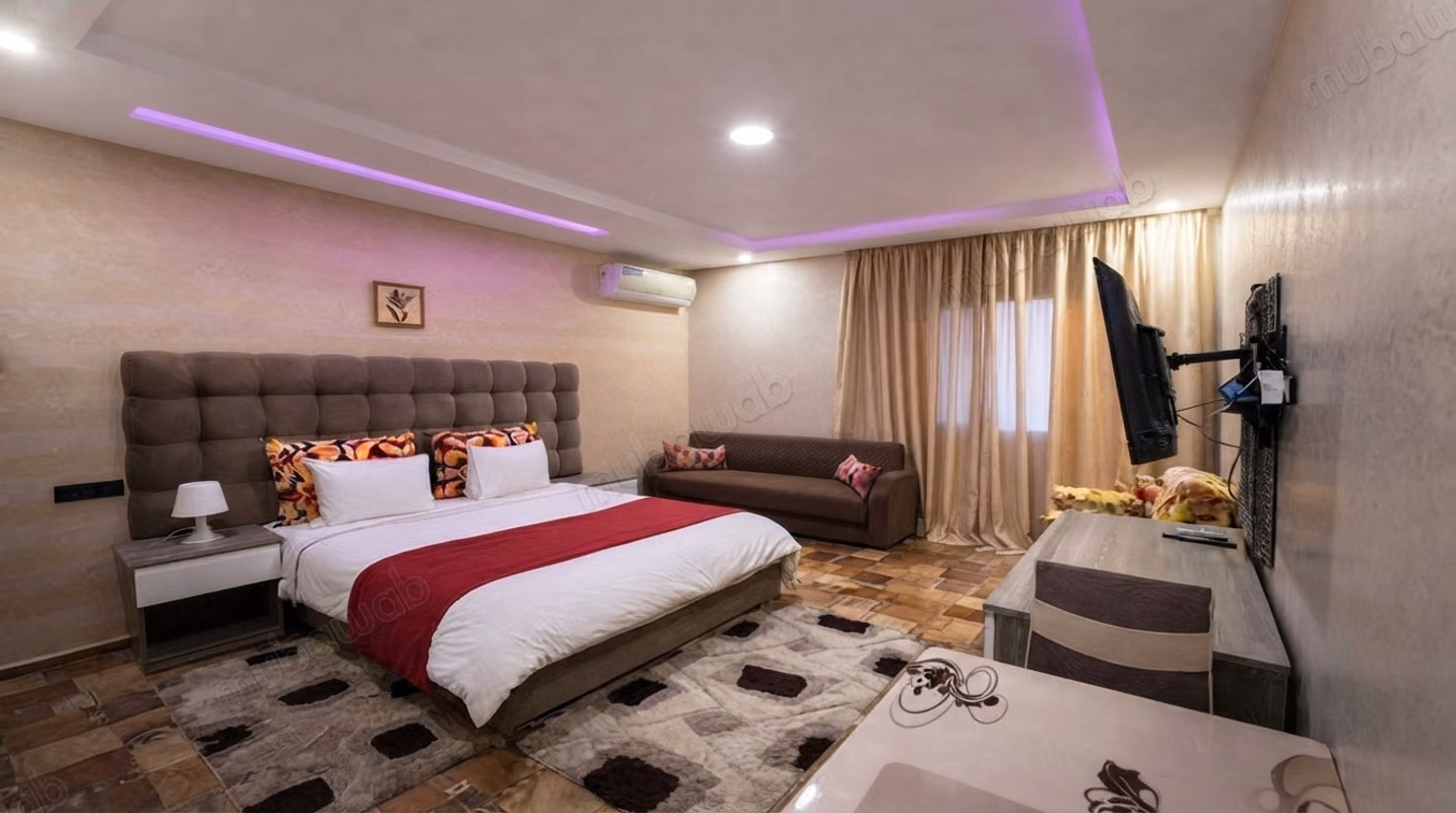 Charming guest house for lease