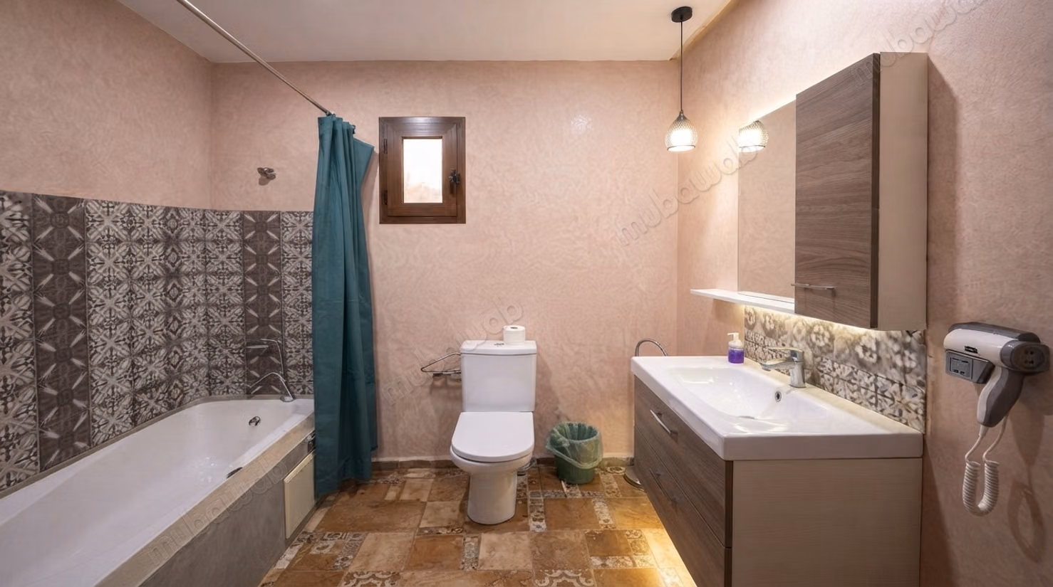 Charming guest house for lease