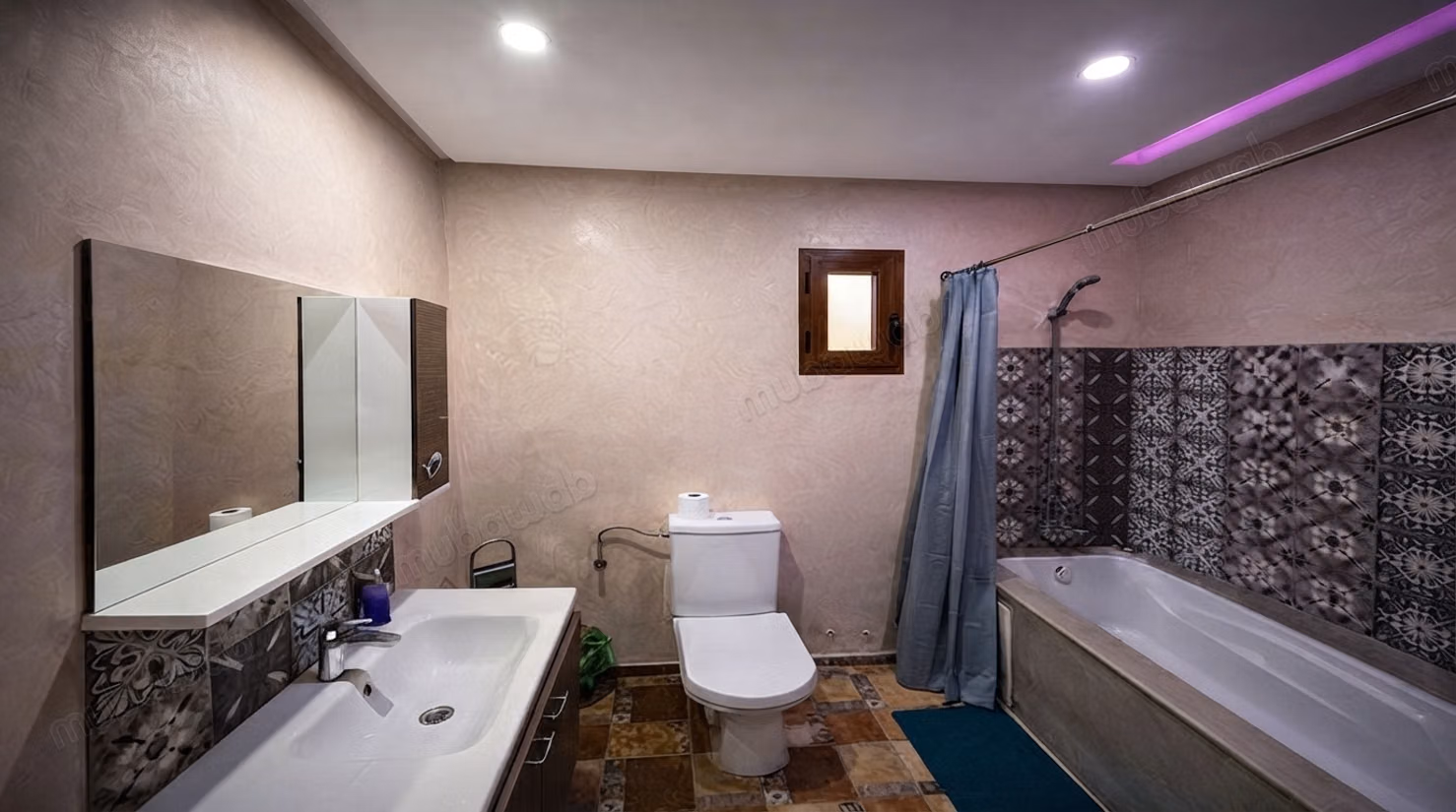 Charming guest house for lease