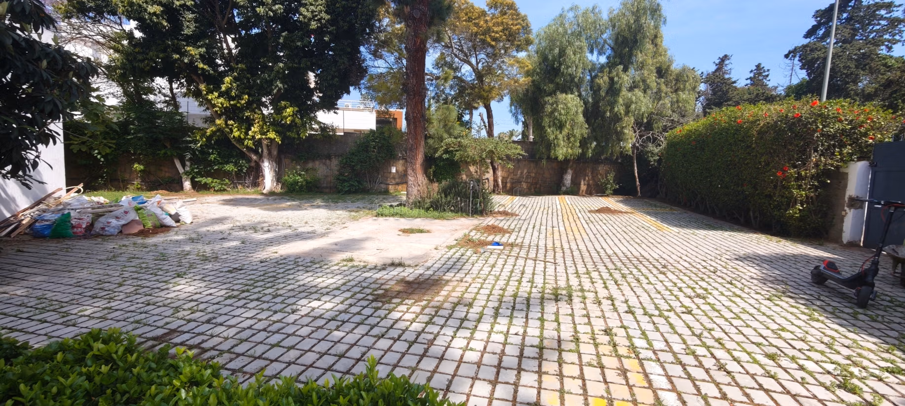 Villa vide 6 chambre à louer – Souissi – 2300 m²