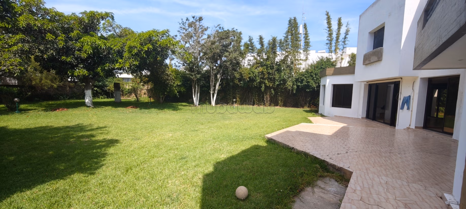 Villa vide 6 chambre à louer – Souissi – 2300 m²