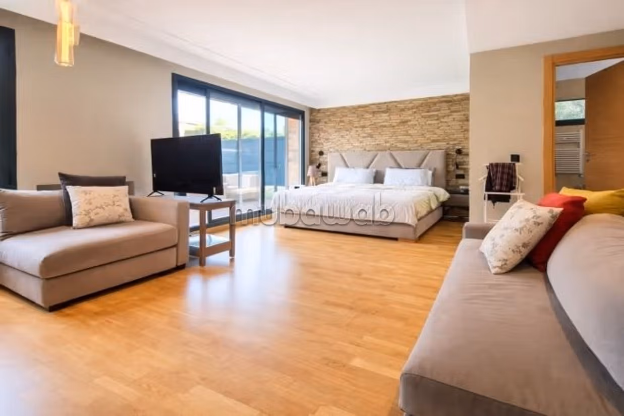Superbe rez de jardin meublé avec piscine et jardin privé
