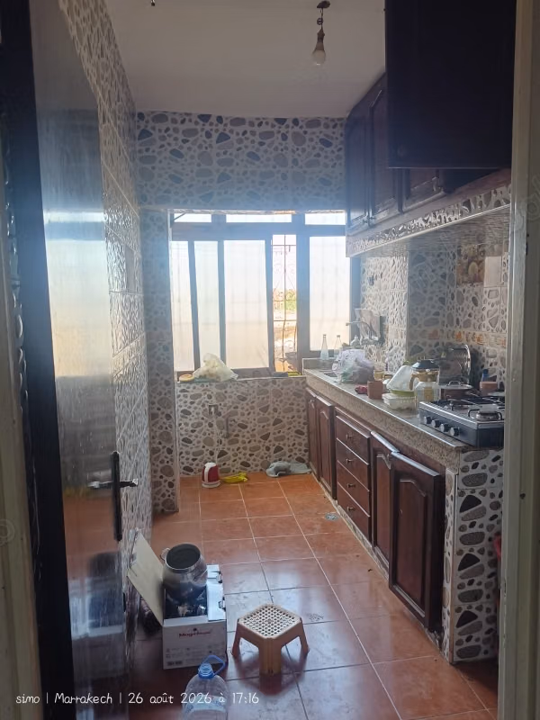 Superbe appartement à louer à massira 2 
rhina 20000dh vide