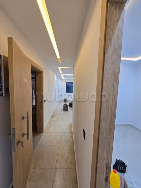 Koopappartementen beschikbaar. Oppervlakte 85 m². Versterkte deur, Marokkaanse woonkamer