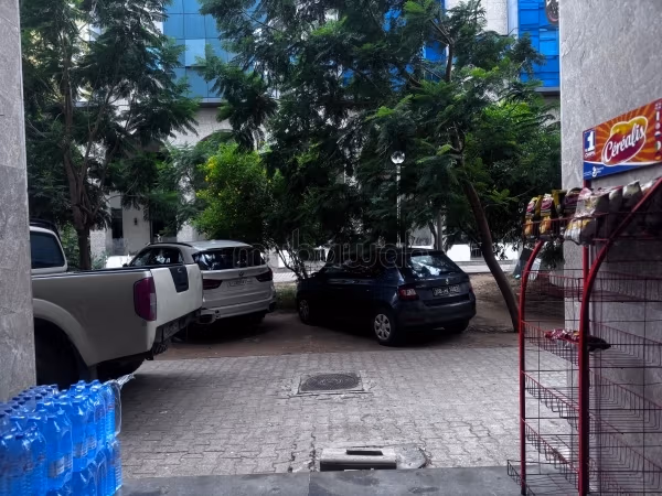 Opportunité commerciale au cœur du Lac 2