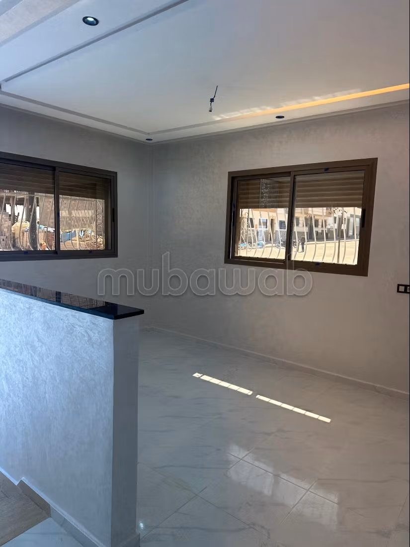 اغتنم فرصة شراء شقة بسيدي رحال الشاطئ 88 متر، ثلاث غرف وحمامين ومطبخ مجهز