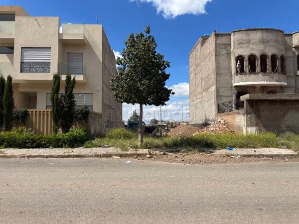 Terrain en vente à Route de orika.
Surface de 150 m²