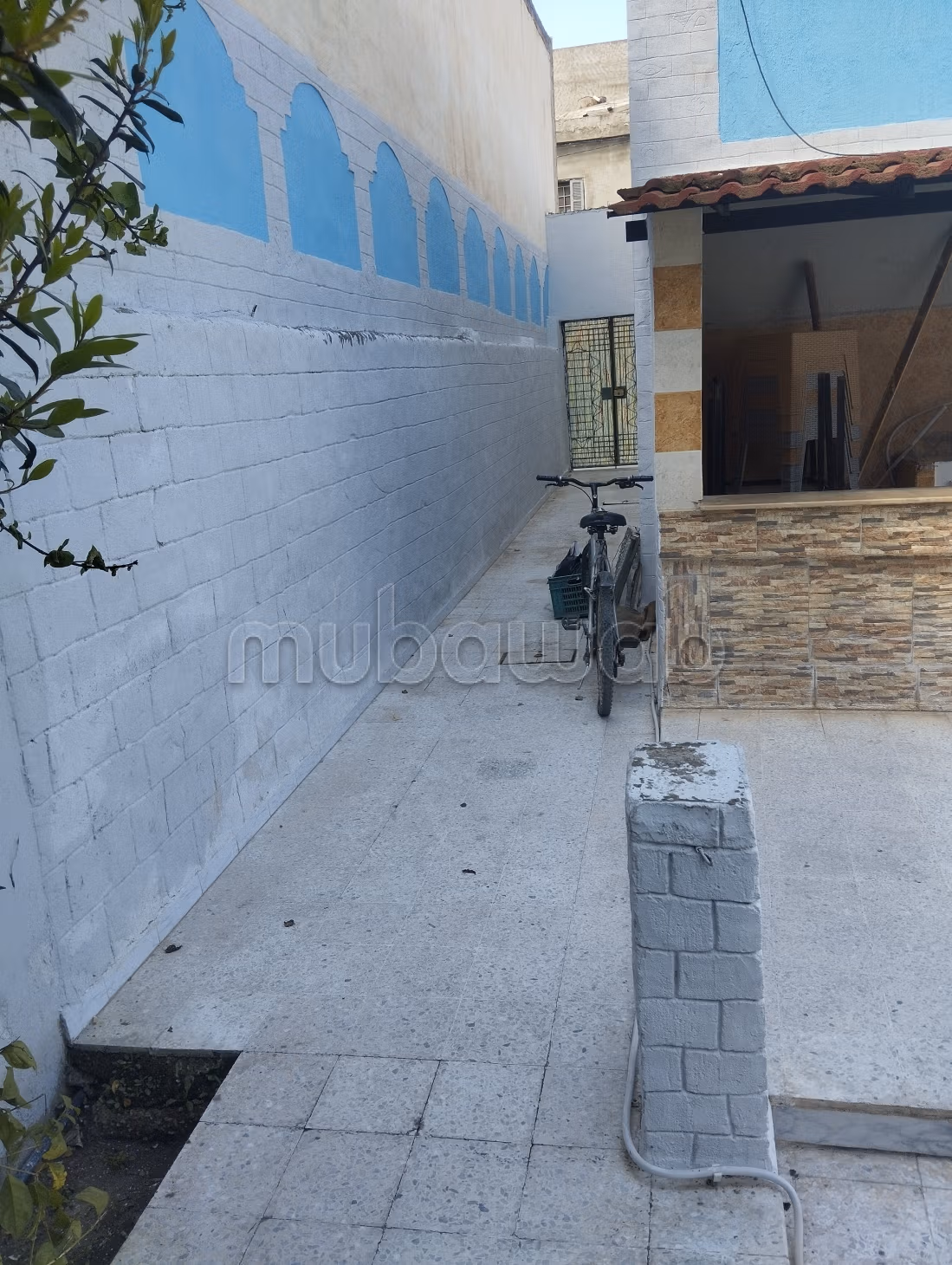 500m a vendre avec café mis en vente