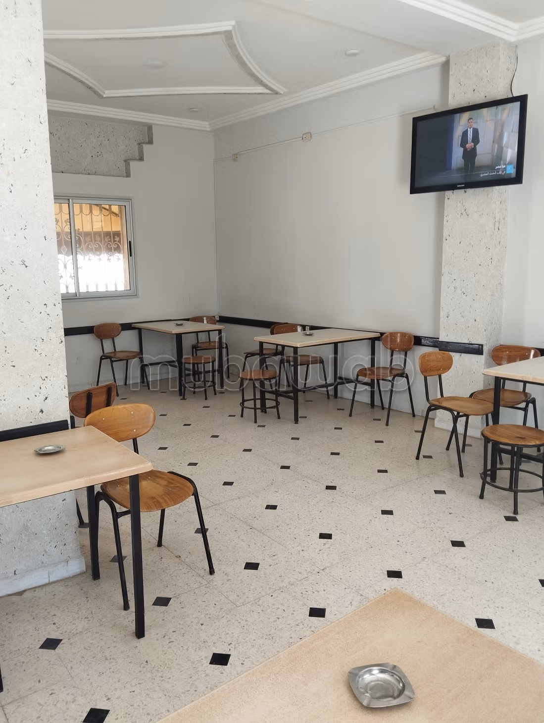 500m a vendre avec café mis en vente