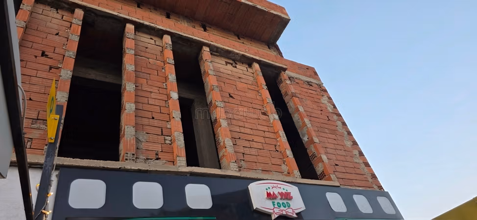 1st floor for rent 90m in the full back of the circulation