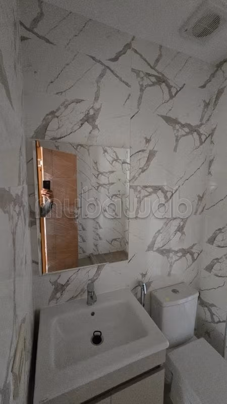 Se vende piso. 1 bonita habitación. Amueblado