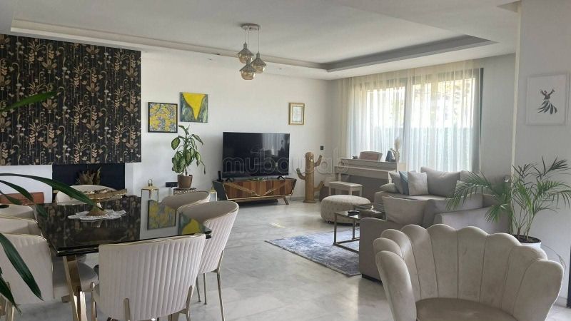 فيلا فاخرة للإيجار ب المدينة الخضراء. 3 غرف جميلة. مفروشة