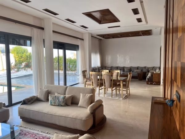 Fabulous house for sale in Souissi. 6 large living areas. Cellar