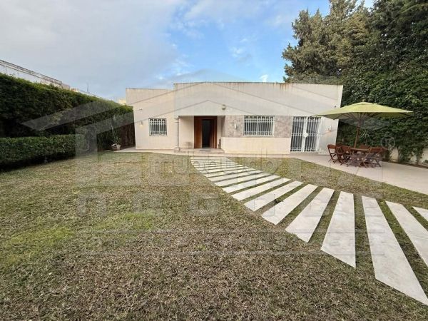 A vendre une belle villa à la Soukra