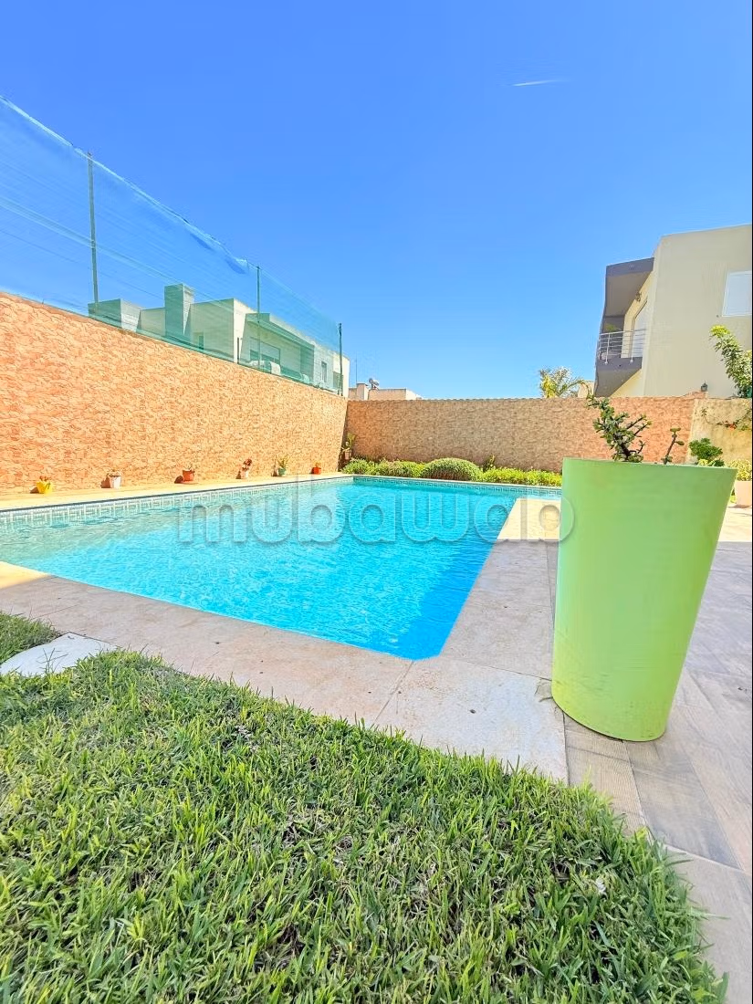 Villa isolata con piscina