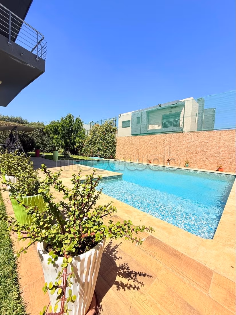 Villa isolata con piscina