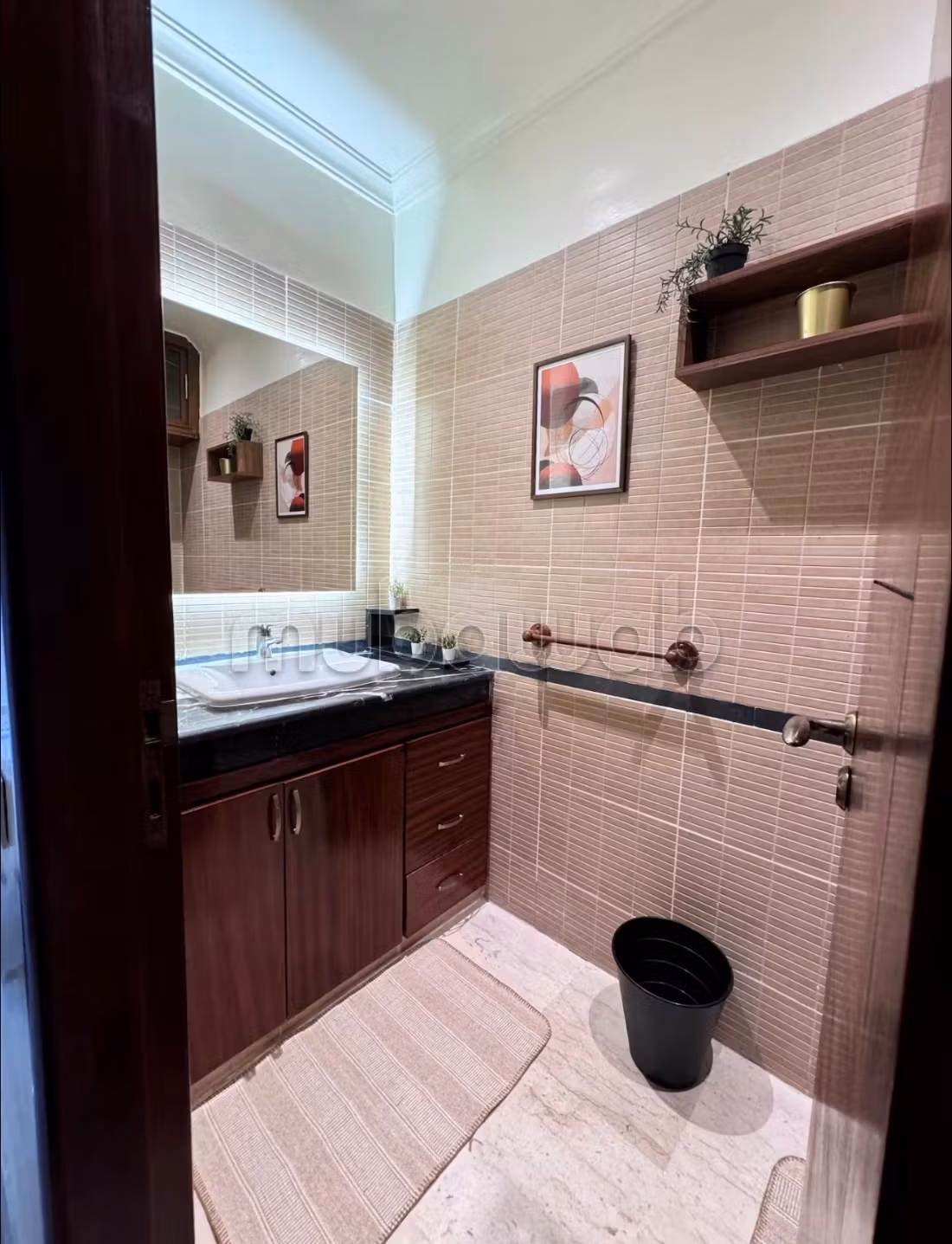 Flat for rent in Mers Sultan. Dimension 120 m². Ample storage space
