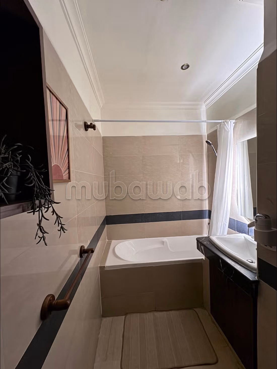 Flat for rent in Mers Sultan. Dimension 120 m². Ample storage space