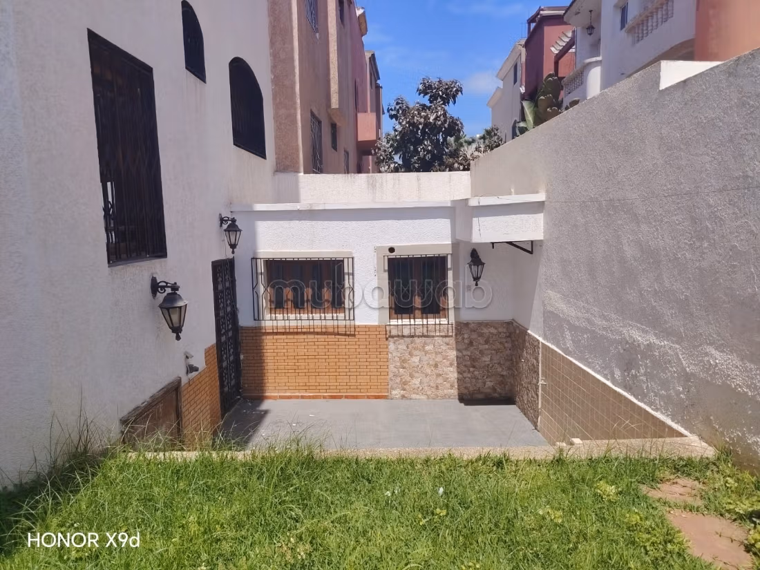 Villa en venta ain sebaa 320/M 3 nivel