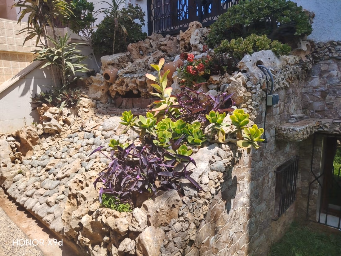 Villa en venta ain sebaa 320/M 3 nivel