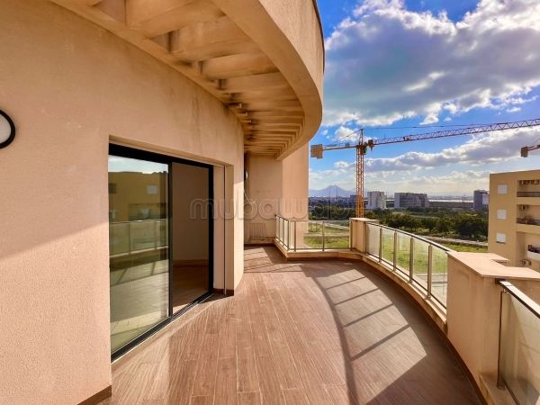 In affitto un s3 con piscina nel giardino di Cartagine