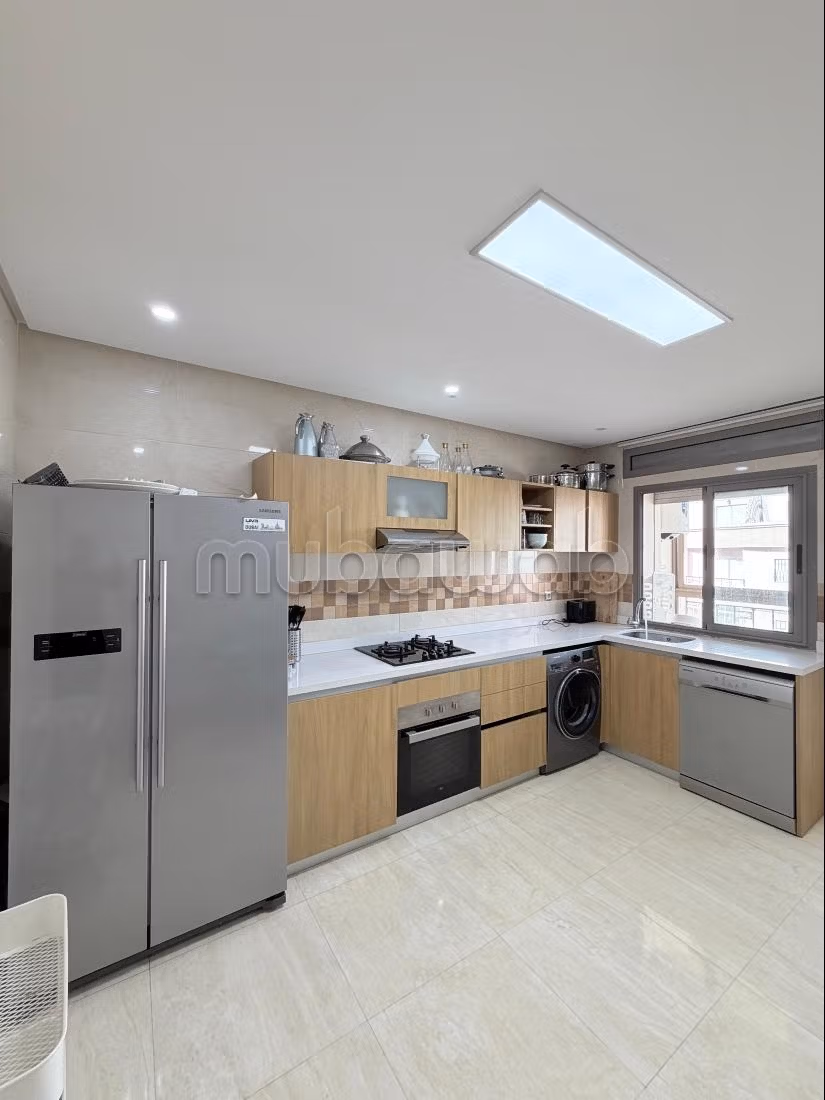 Sale of a lovely apartment in Centre 
3 big bedrooms