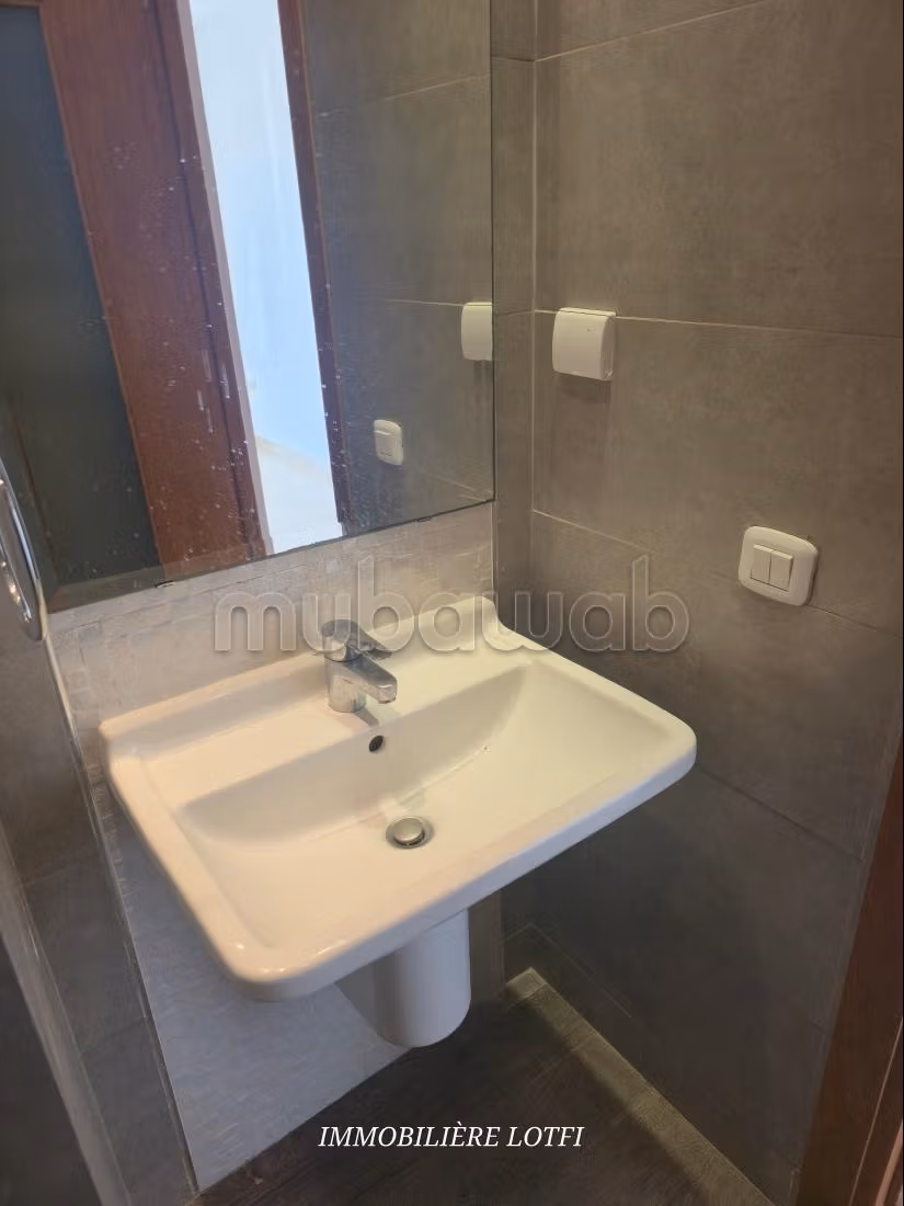 FOR RENT APARTMENT HST With a very beautiful sea view