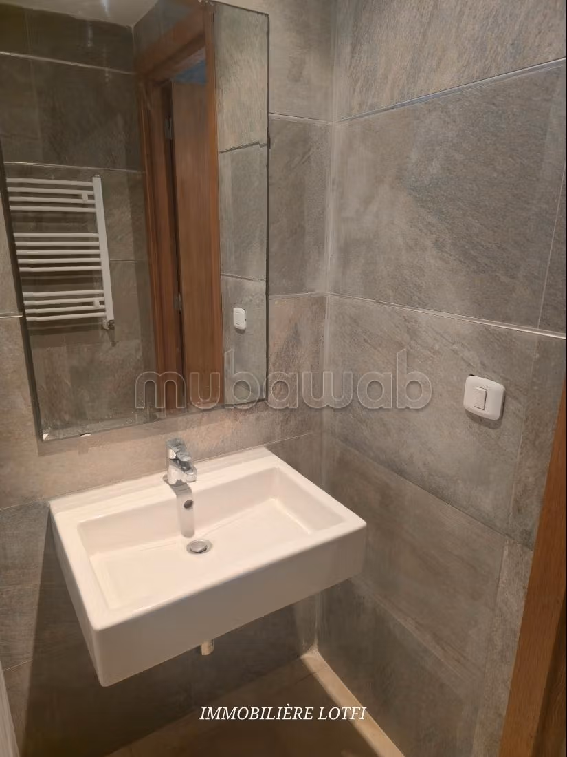 FOR RENT APARTMENT HST With a very beautiful sea view