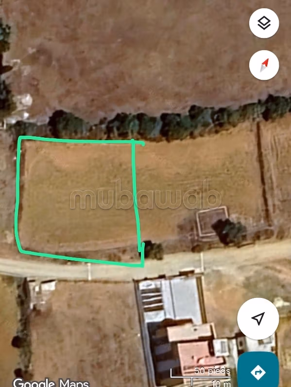 Land for sale. Small area 932 m²
