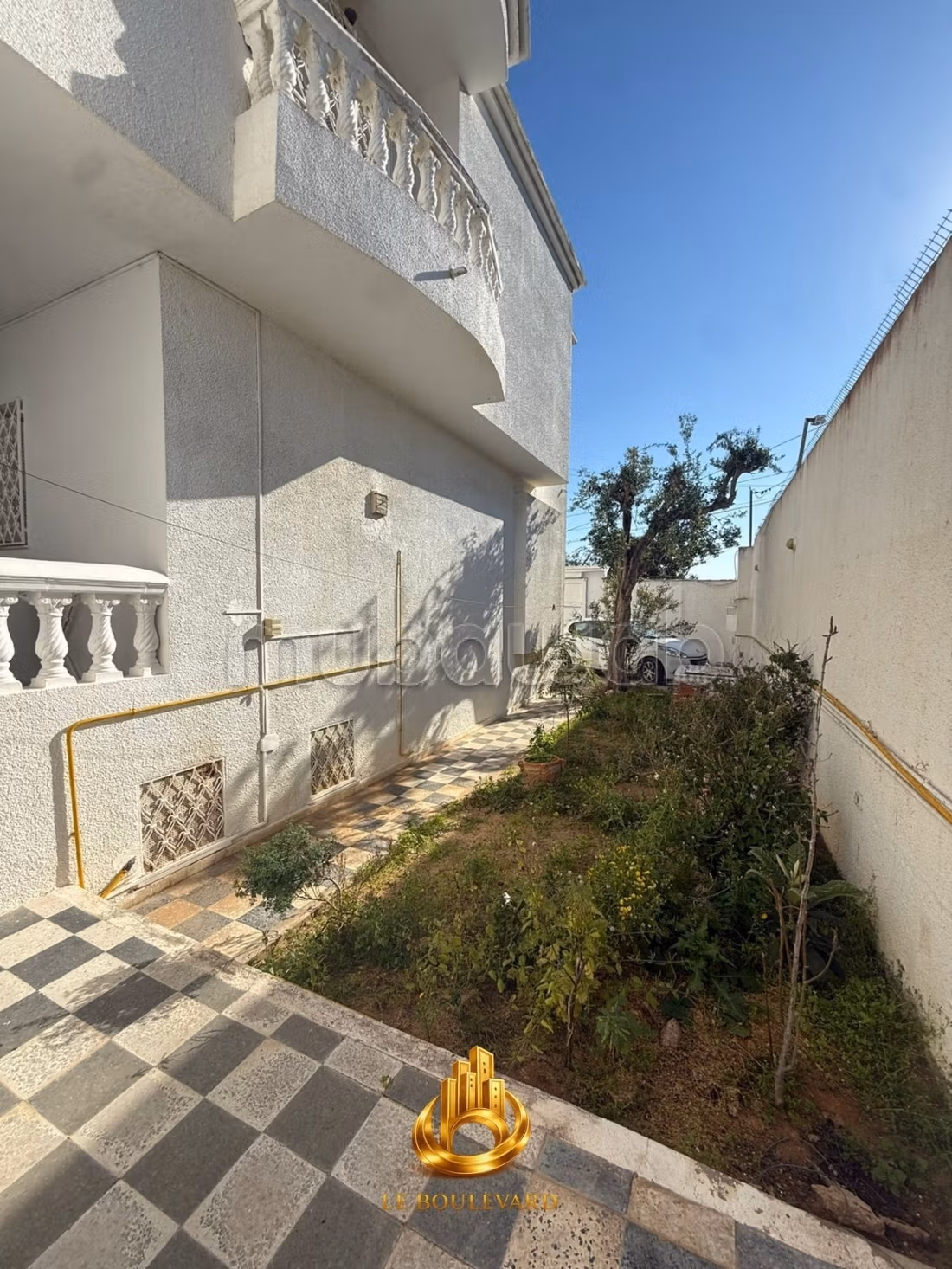A Vendre Villa Duplex S5 Avec Jardin à Hammamet