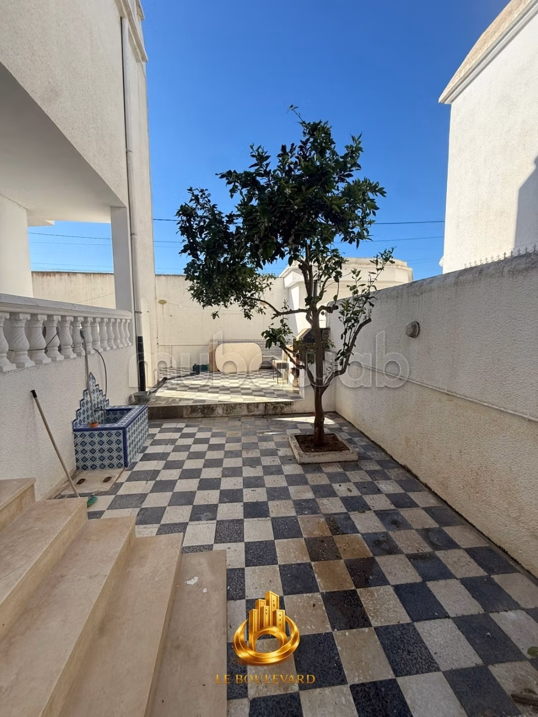 A Vendre Villa Duplex S5 Avec Jardin à Hammamet
