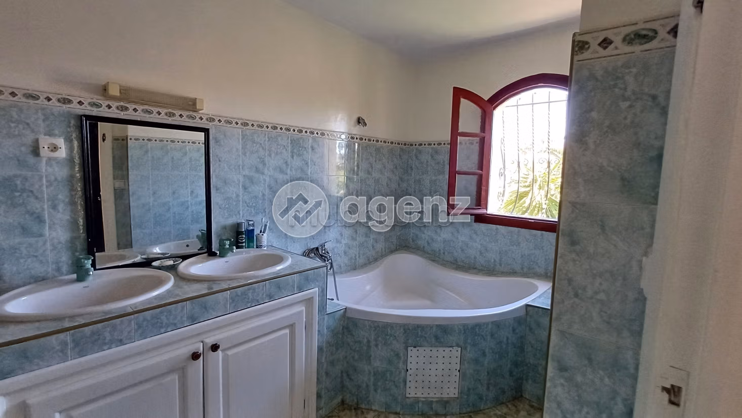 Villa for sale 257 m², 6 bedrooms Soleil neighborhood Mohammedia