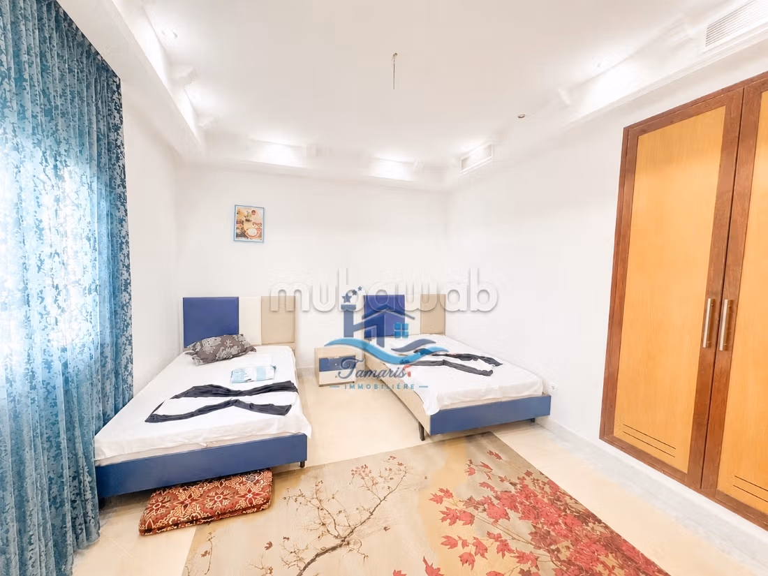 Magnifique villa à louer pour vos vacances. Surface totale 1 m². Cheminée et concierge