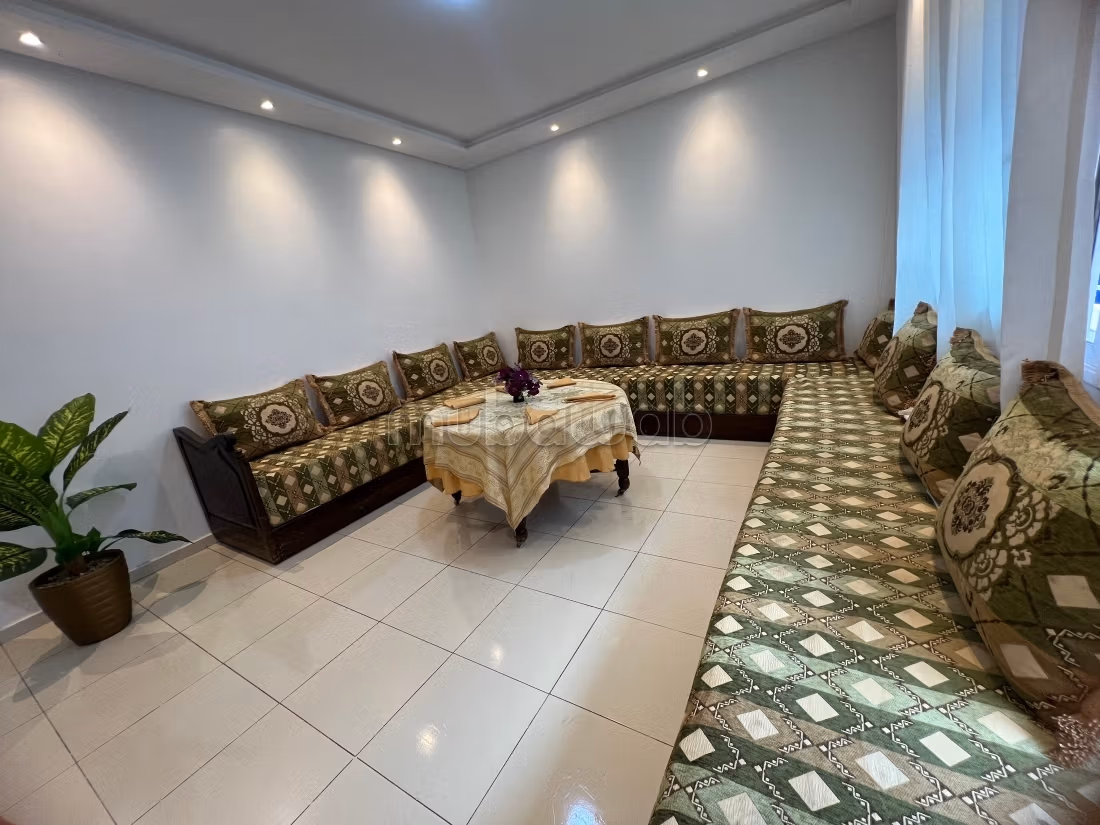 Oferta rara: bodega de 200 m² cerca del Lycée Maupassant