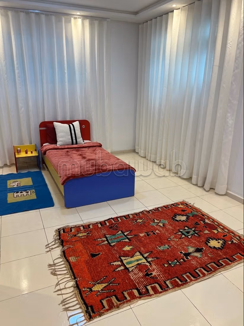 Oferta rara: bodega de 200 m² cerca del Lycée Maupassant