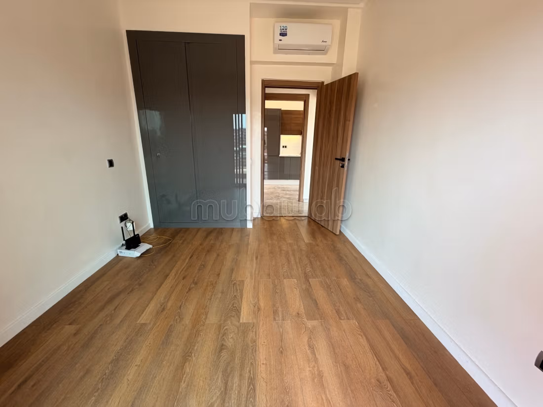 Appartement non meublé 2 chambres piscine parking — 6